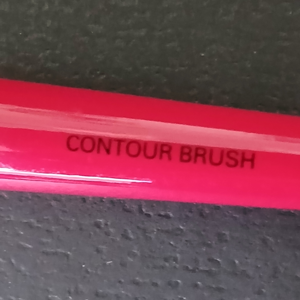 Smashbox Red Contour Brush - Picture 2 of 10